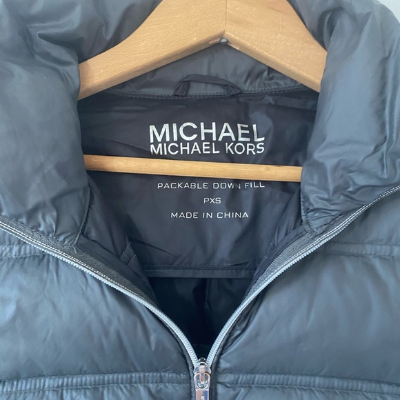 Michael Kors Charcoal Grey Light Weight Packable Down Fill Puffer Jacket - Picture 3 of 11